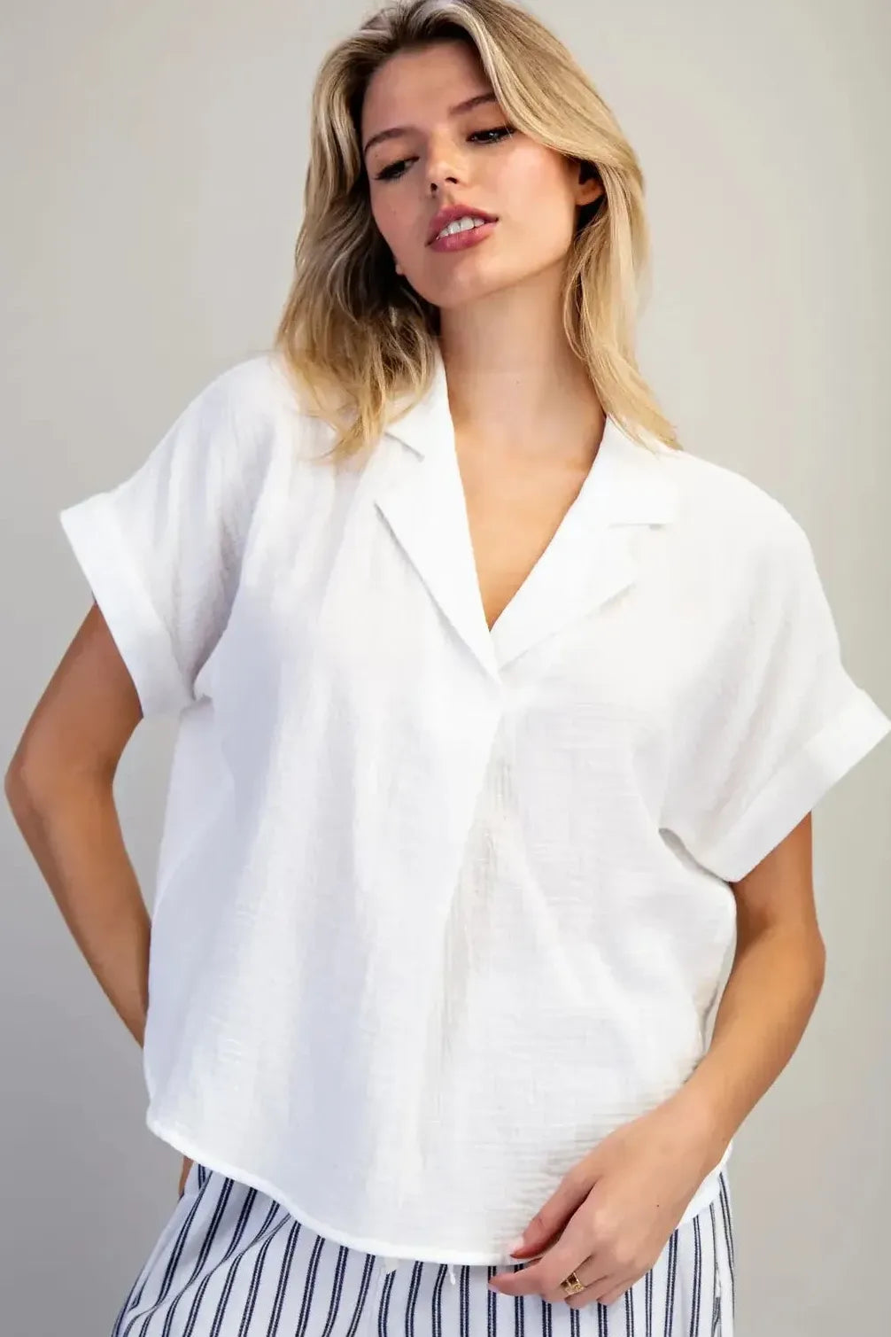 White V Neck Collared Short Sleeve