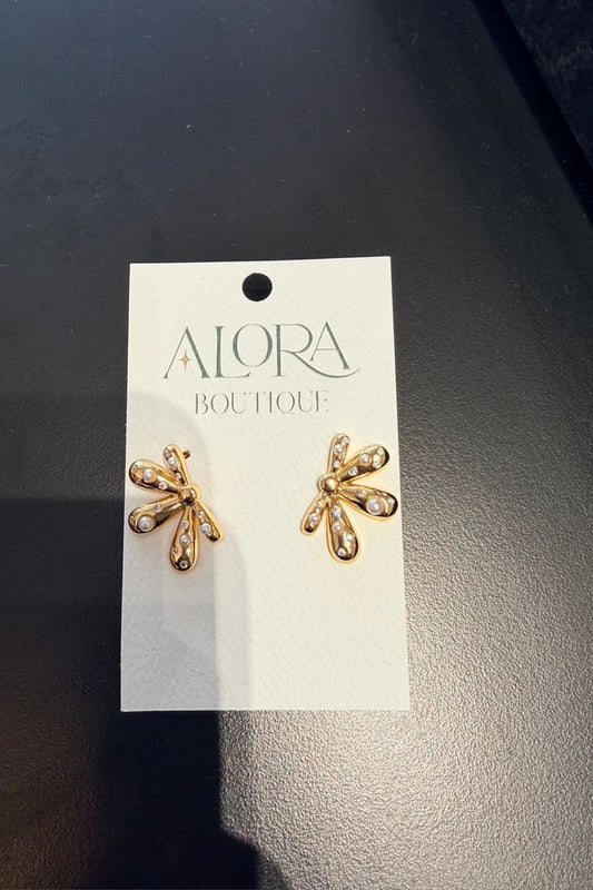 Gold and Pearl earring
