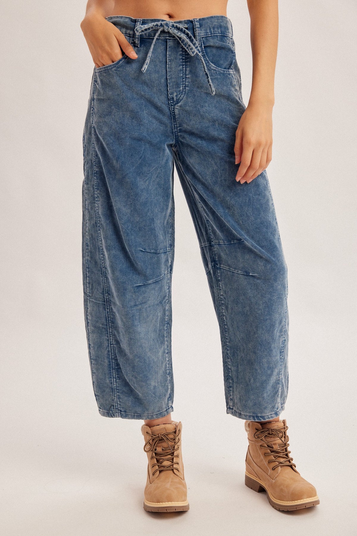 BLUE CORDUROY BARREL PANTS