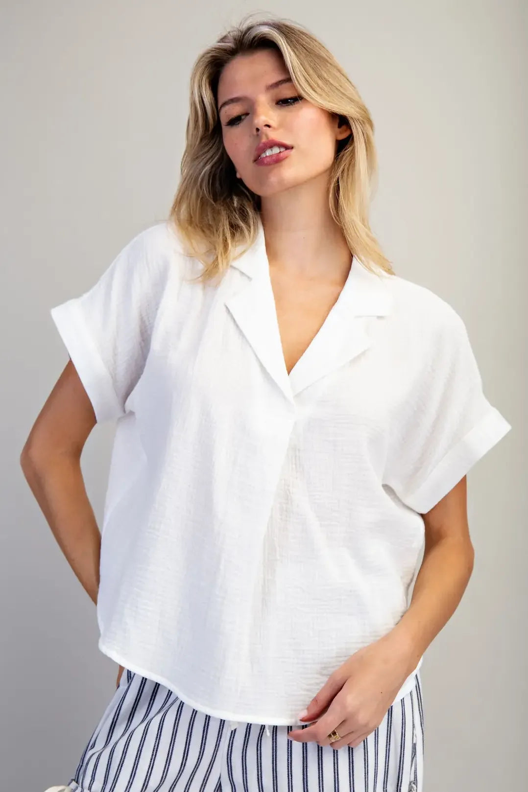 White V Neck Collared Short Sleeve