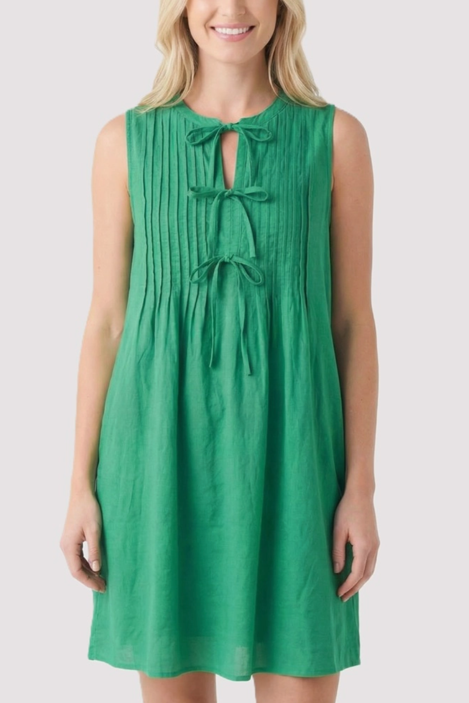 Pintucked Chest Sleeveless Solid Dress